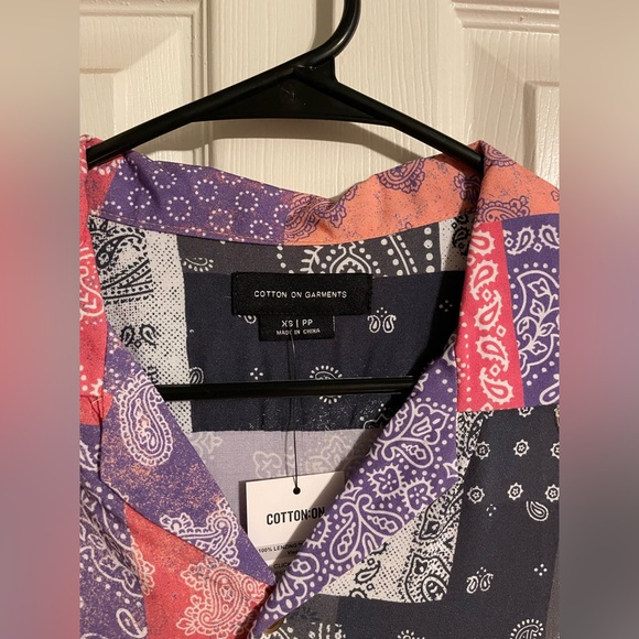Men’s NWT cotton on short sleeve bandanna print button down shirt - Picture 2 of 3